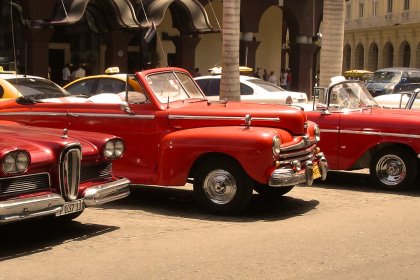 classic-vintage-car-tour-with-a-guide