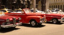 recorrido-en-un-auto-clasico-con-un-guia